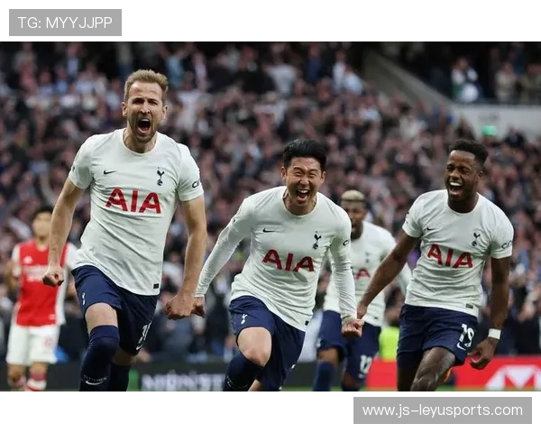 凯恩双脚急停后顺势传球,热刺通过连线完成突破