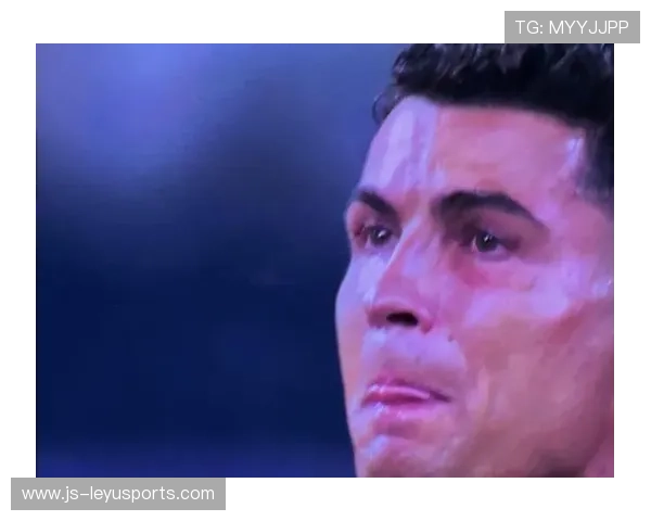 C罗赛后怒斥裁判世界杯小组赛，c罗赛后怒斥裁判世界杯小组赛视频